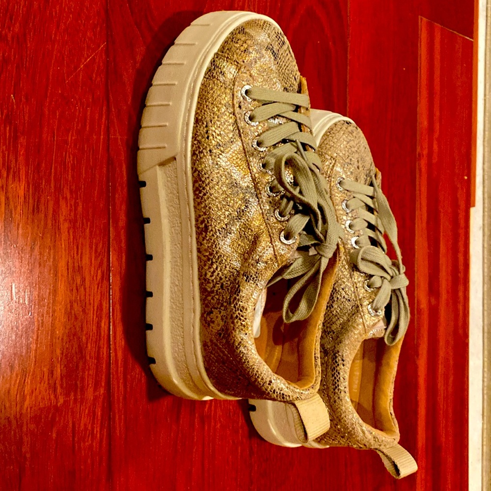 Fancy platform sneakers